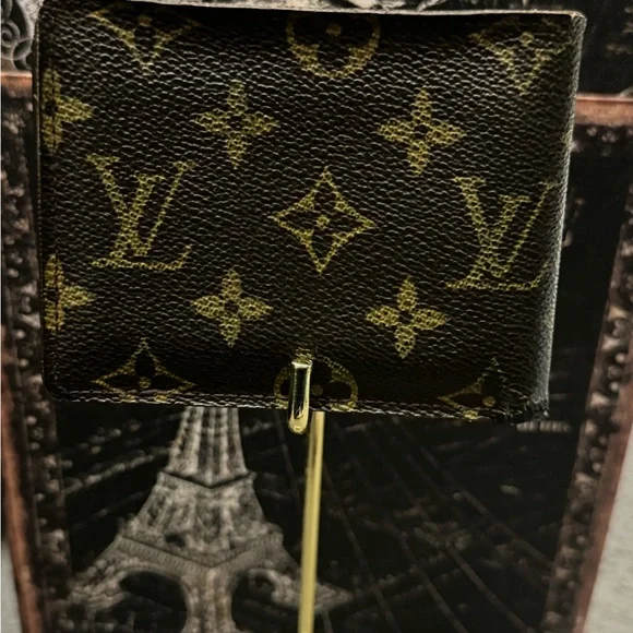 Louis Vuitton men’s multiple monogram wallet.